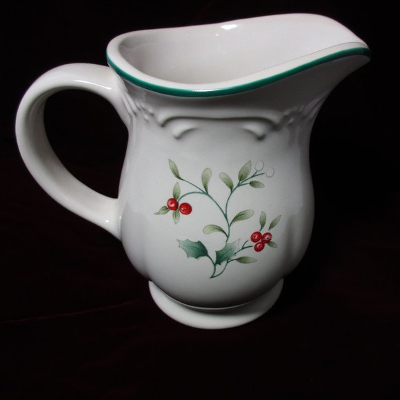Pflatzgraff Winterberry Holiday Pitcher Creamer - Picture 2 of 6